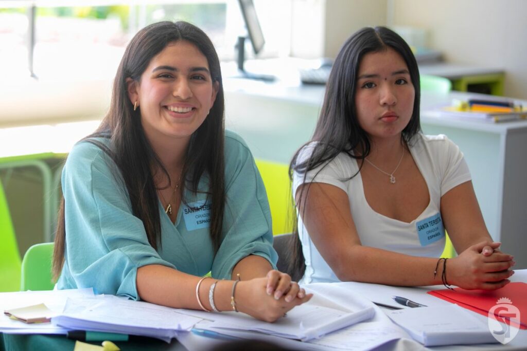 Participación de Santa Teresita en el Debate Interescolar de ADECOPA